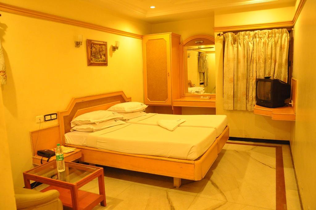 Hotel Sathyam Tiruchirappalli Pokoj fotografie